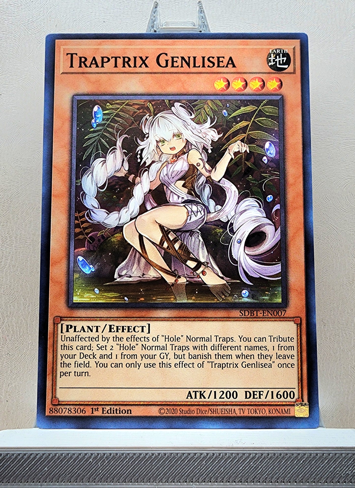 Yugioh! Structure Deck: Beware of Traptrix Singles (SDBT - Common) 1st Edition