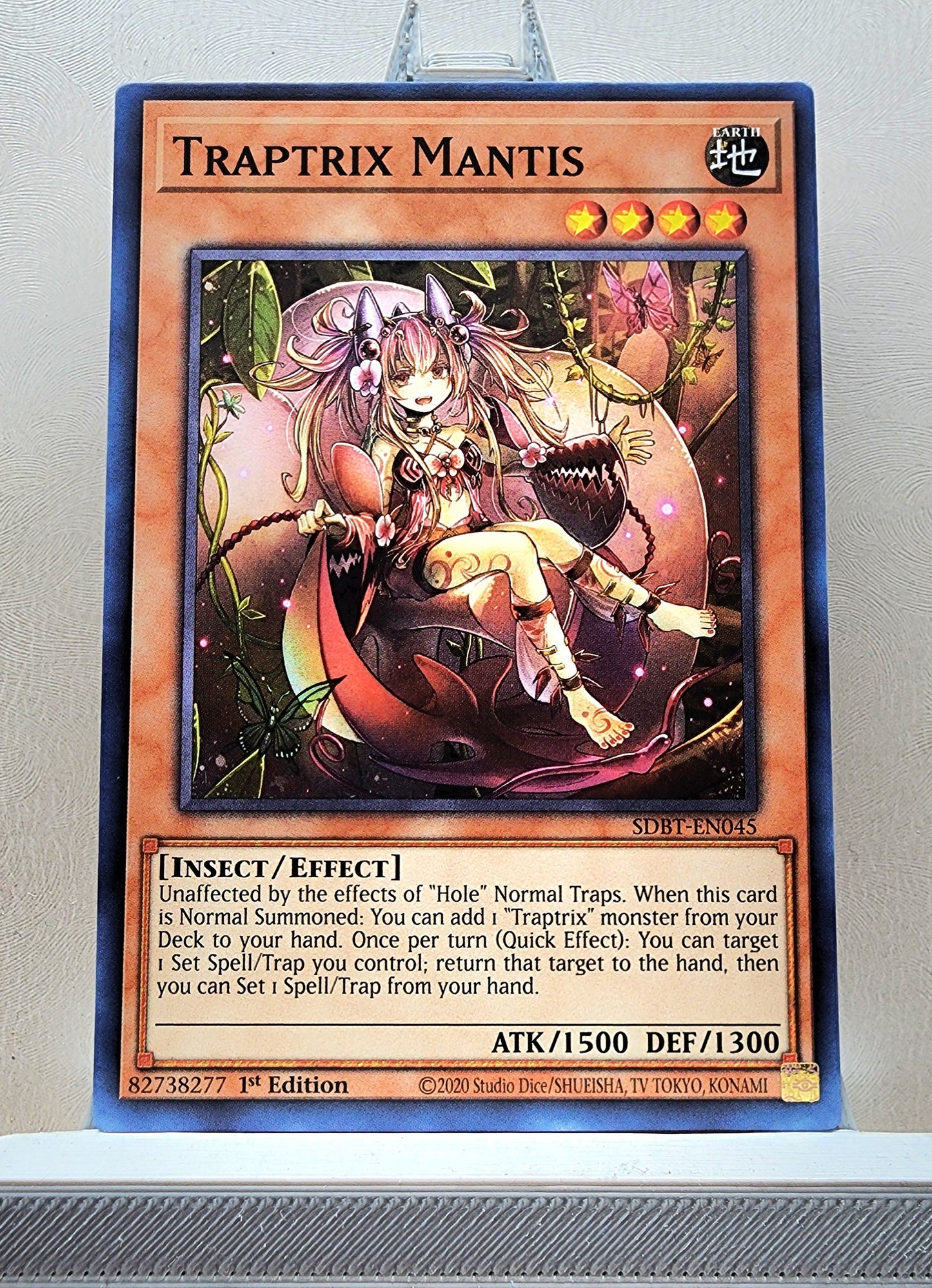 Yugioh! Structure Deck: Beware of Traptrix Singles (SDBT - Common) 1st Edition