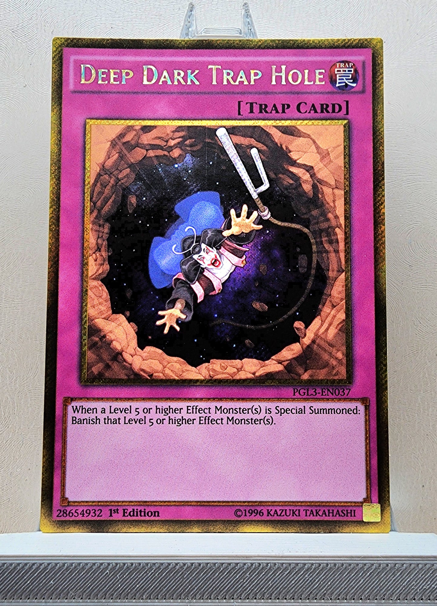 Yugioh! 1x Deep Dark Trap Hole (PGL3 - Gold Secret Rare) 1st Edition
