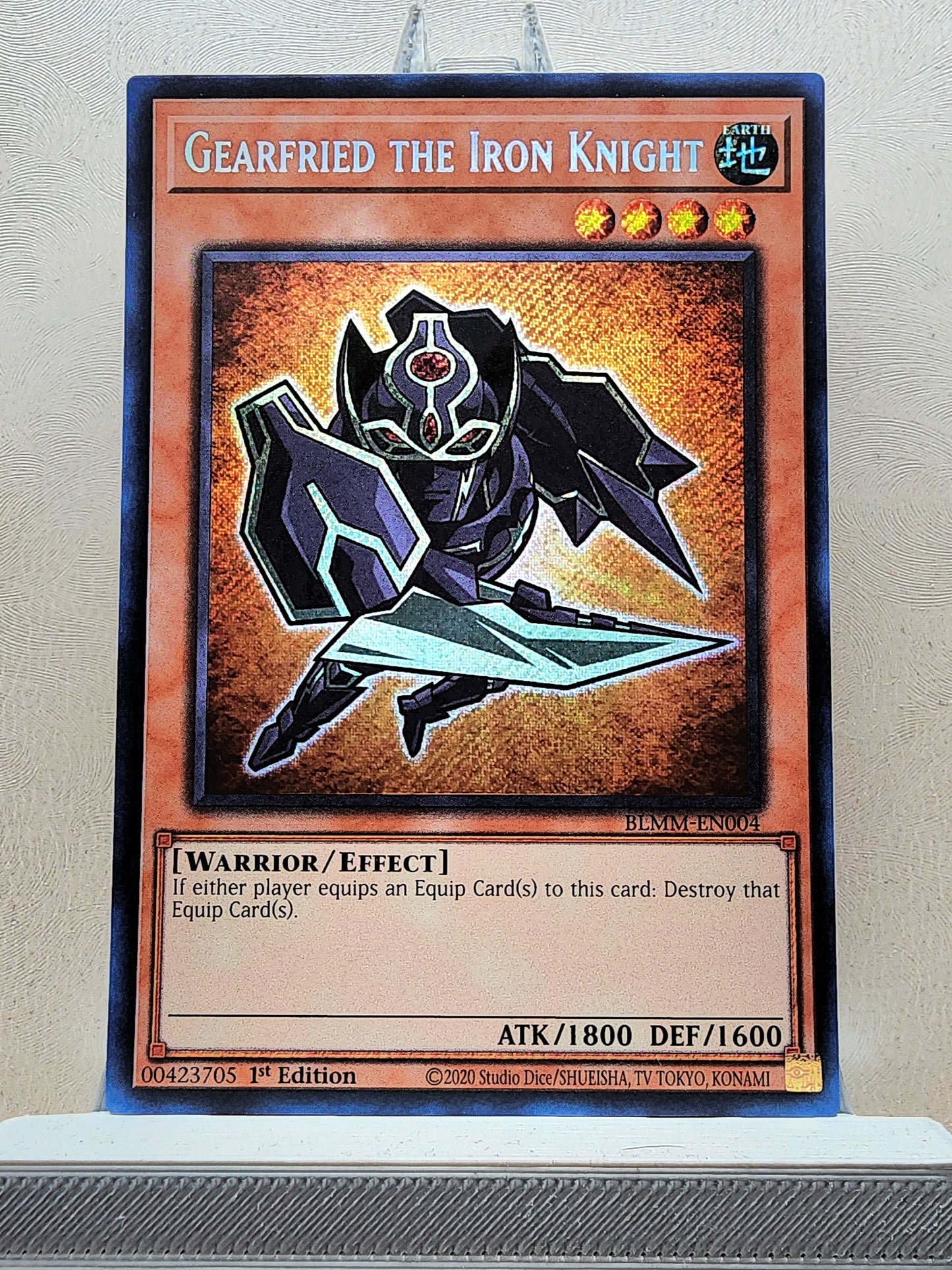 Yugioh! 1x Gearfried the Iron Knight Chibi Artwork (BLMM - Secret Rare) 1st Edition