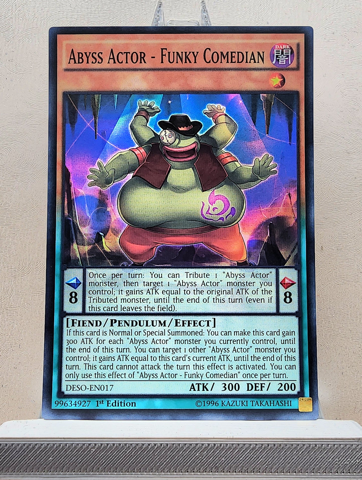 Yugioh! 1x Abyss Actor - Funky Comedian (DESO - Super Rare) 1st Edition