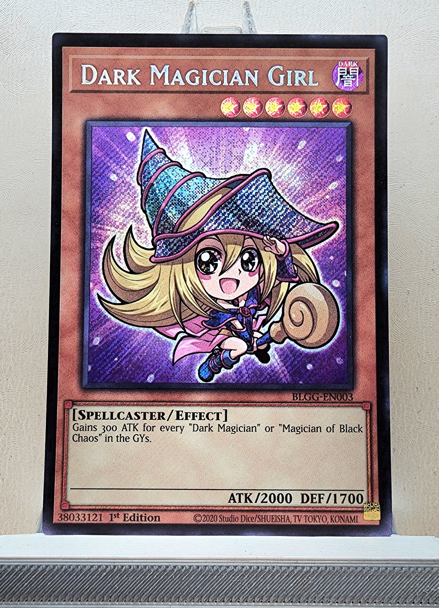 Yugioh! 1x Dark Magician Girl Chibi Artwork (BLGG - Secret Rare) 1st Edition