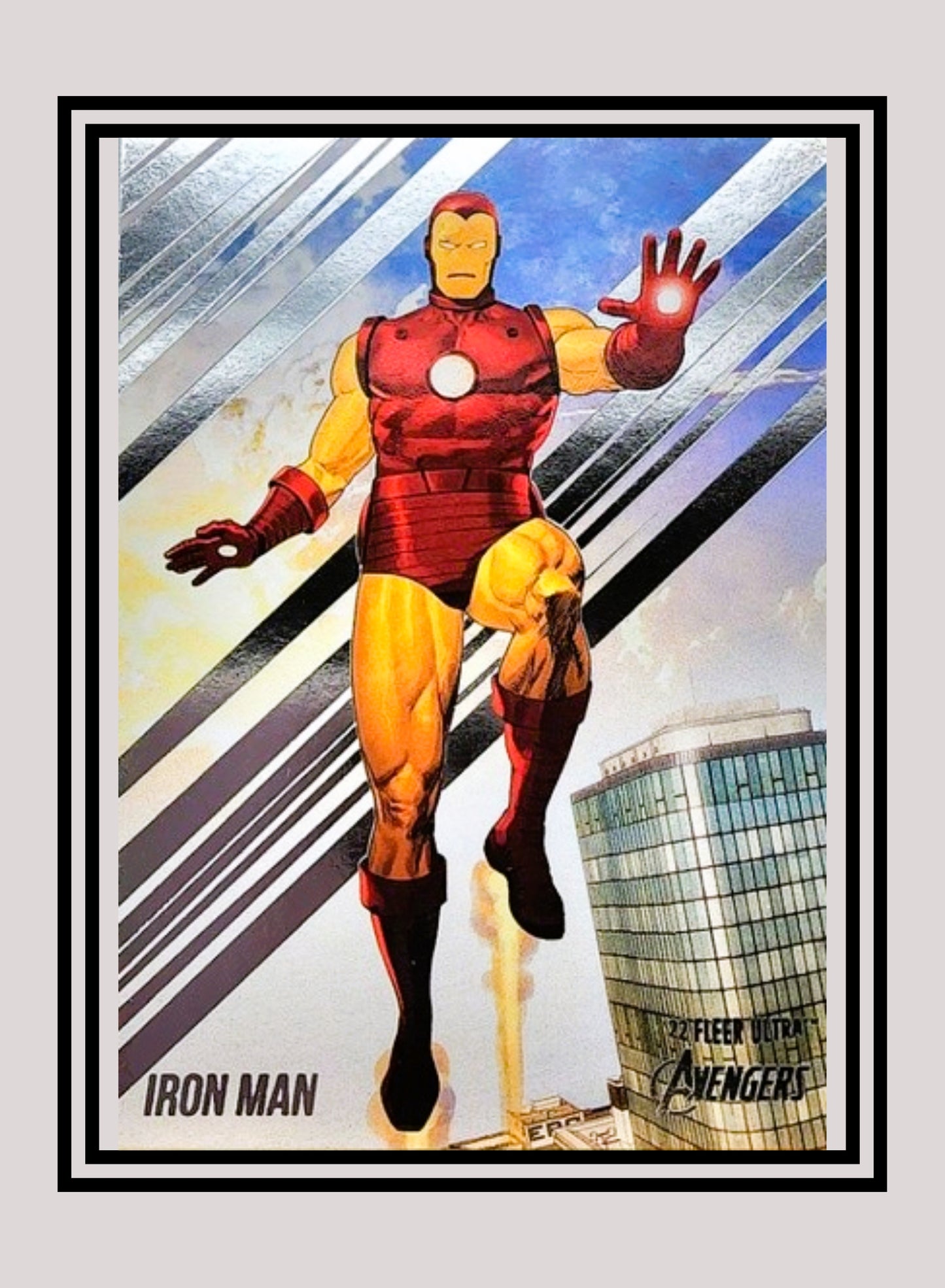 Marvel! 1x Iron Man - Base (#35 - 2022 Fleer Ultra Avengers)
