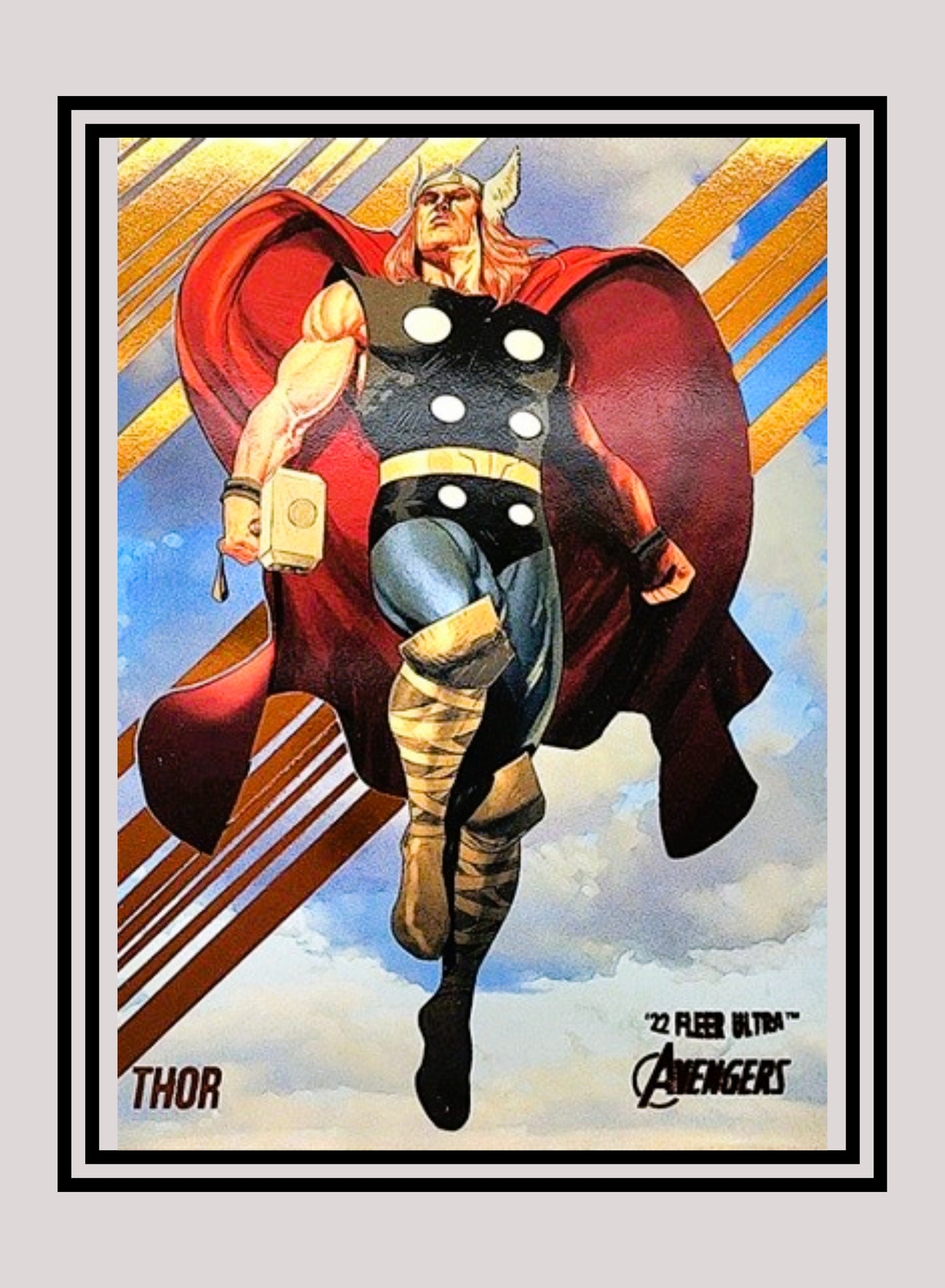 Marvel! 1x Thor - Base (#77 - 2022 Fleer Ultra Avengers)