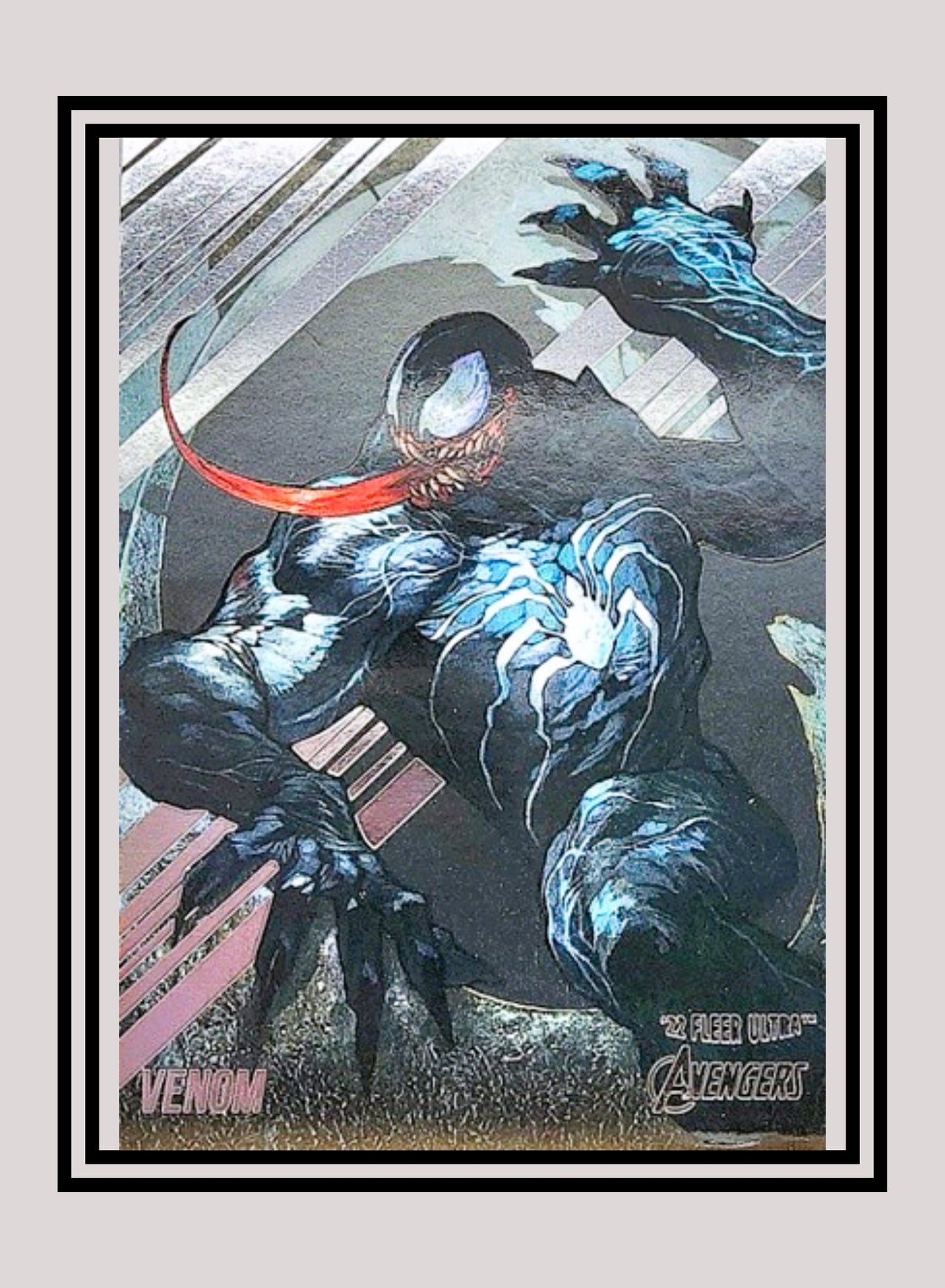 Marvel! 1x Venom - Base (#82 - 2022 Fleer Ultra Avengers)